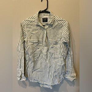Abercrombie & Fitch Gray 3/4 button Striped Shirt